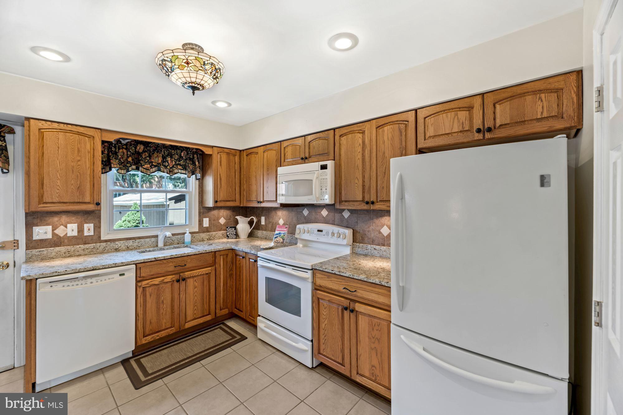 8434 Willow Forge Road Springfield, VA 22152 - Photo 13 of 55 Recessed lighting