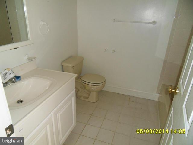 6020 Chapman Road Lorton, VA 22079 - Photo 12 of 19 Bath