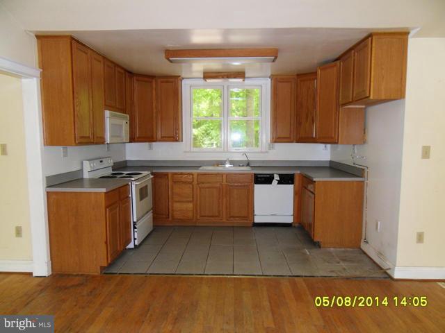6020 Chapman Road Lorton, VA 22079 - Photo 13 of 19 Kitchen