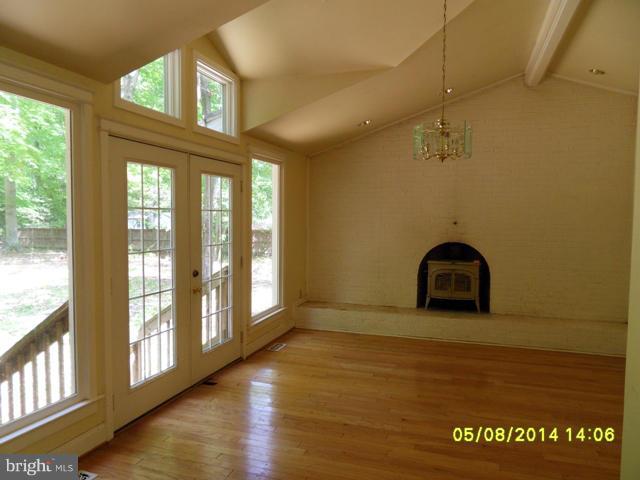 6020 Chapman Road Lorton, VA 22079 - Photo 15 of 19 Family Room