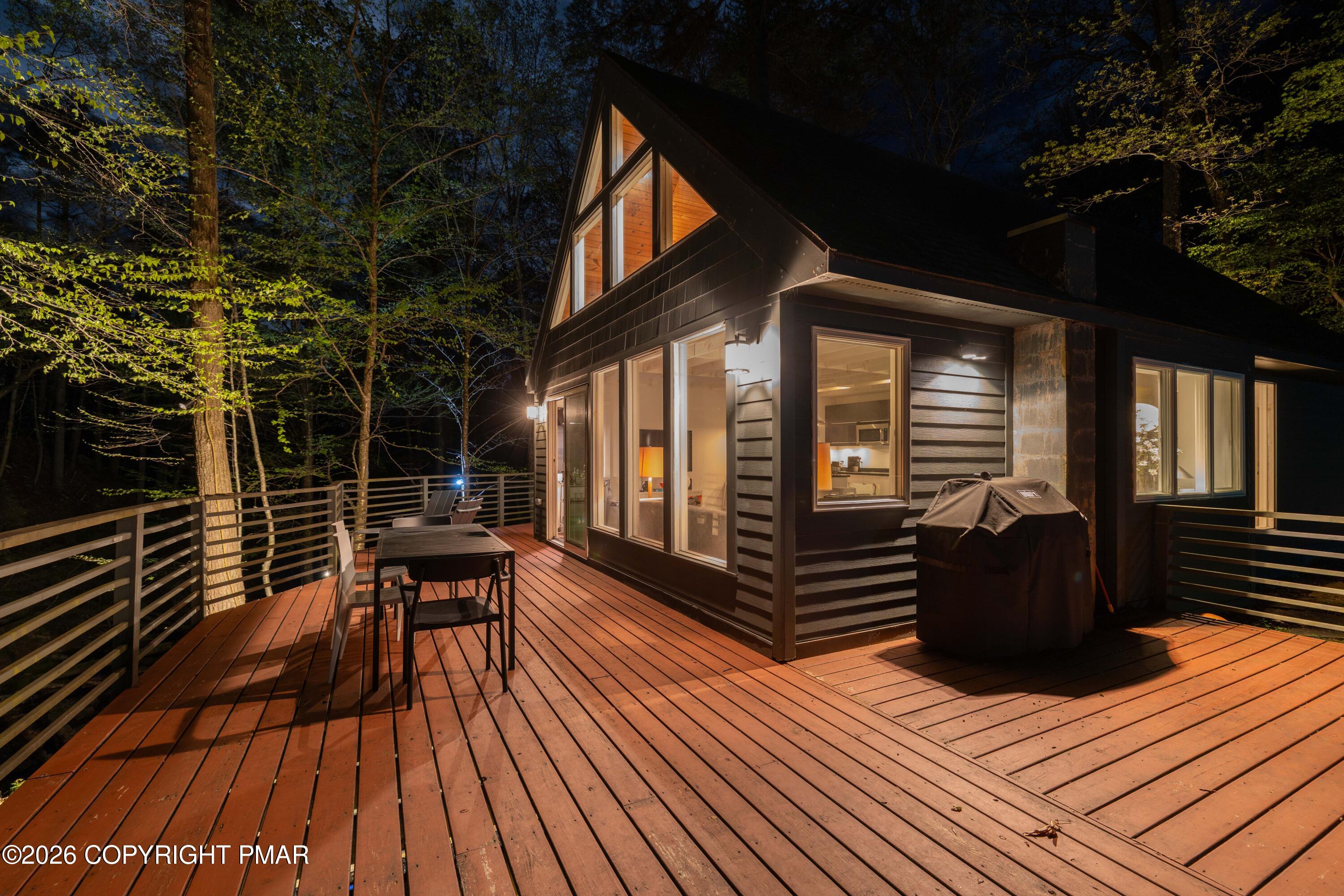 3140 Bear Road Bushkill, PA 18324 - Photo 37 of 50 37-Deck