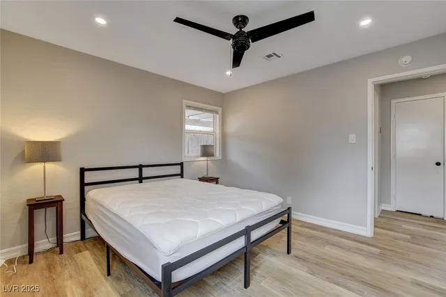 $2,495 | 1017 East Oakey Boulevard, Las Vegas, NV 89104