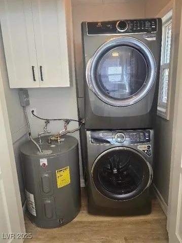 $2,495 | 1017 East Oakey Boulevard, Las Vegas, NV 89104