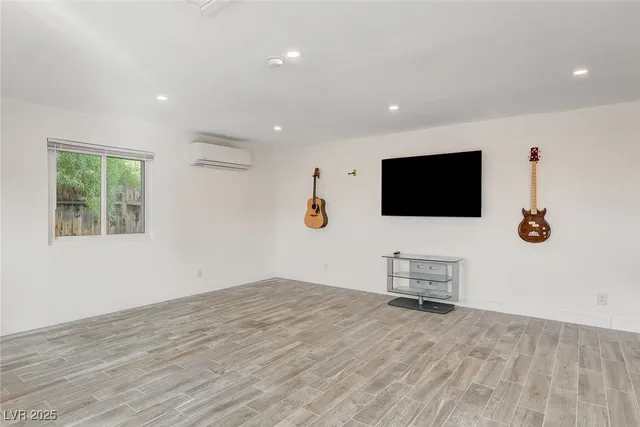 $2,495 | 1017 East Oakey Boulevard, Las Vegas, NV 89104