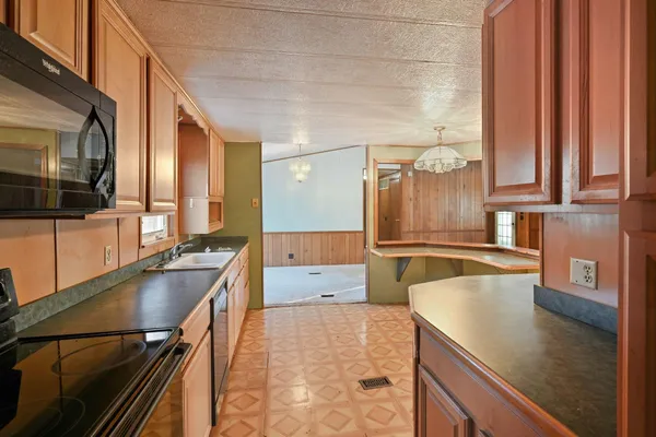 $129,900 | 8054 North Gale Road, Otisville, MI 48463
