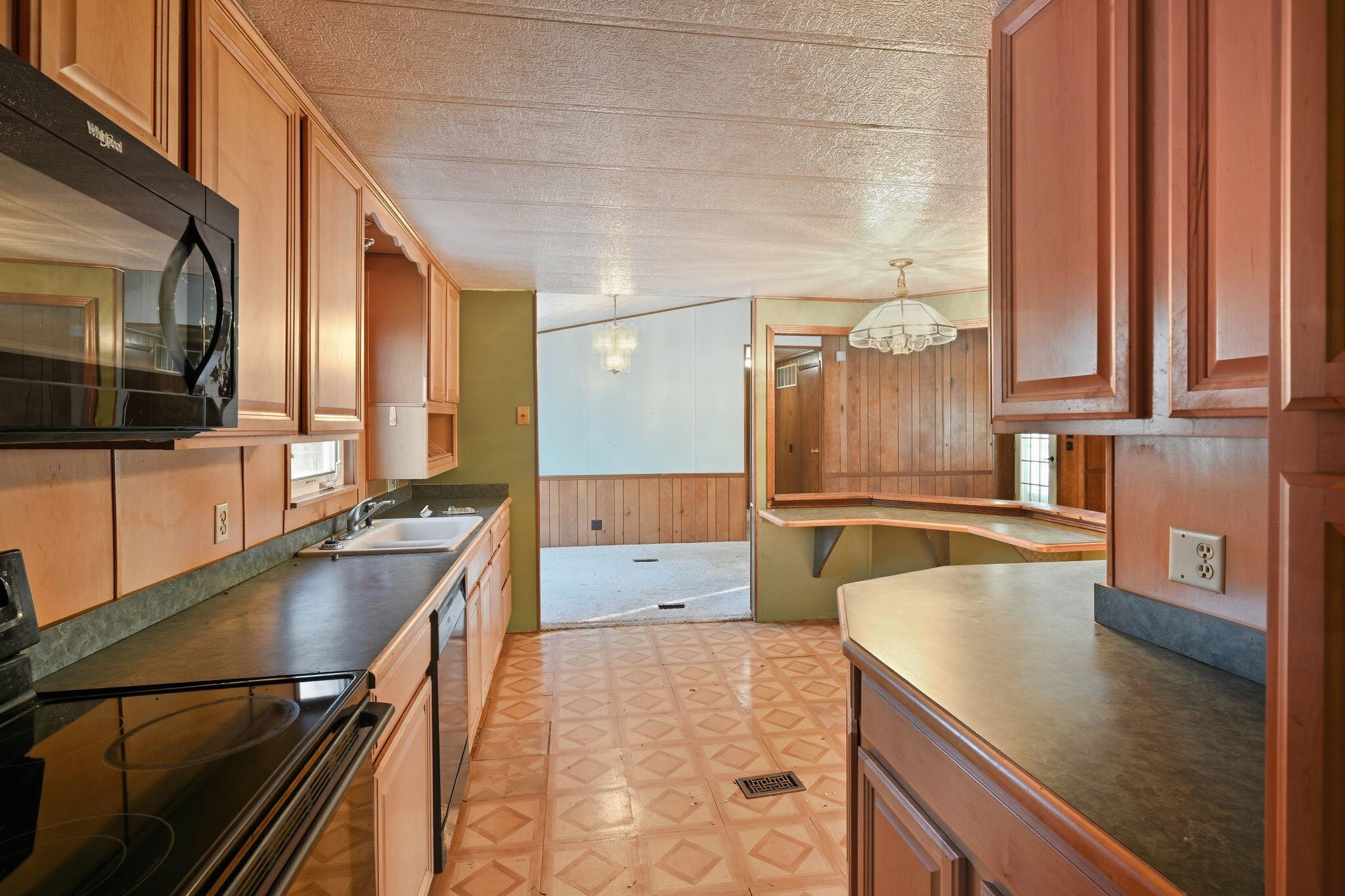 8054 North Gale Road Otisville, MI 48463 - Photo 6 of 33 05