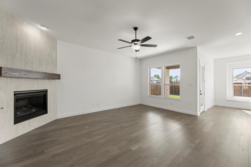 1426 Colorado Road Van Alstyne, TX 75495 - Photo 14 of 40 08. 1426 Colorado - Family