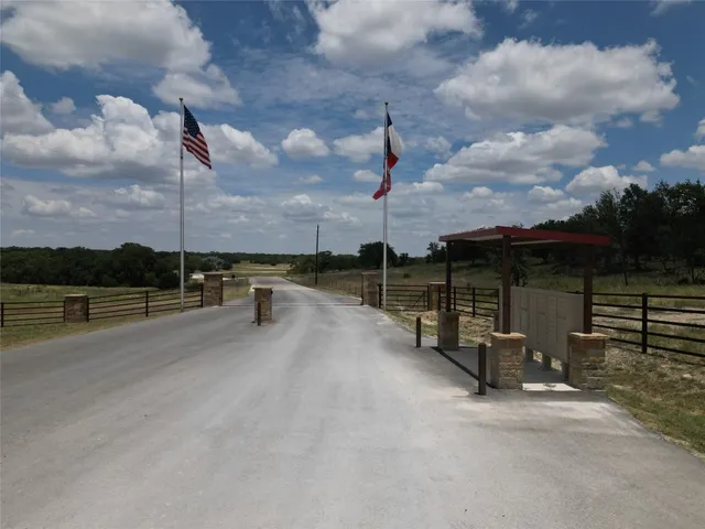 $336,000 | 33 Miller Creek Ranch Road, Kempner, TX 76539
