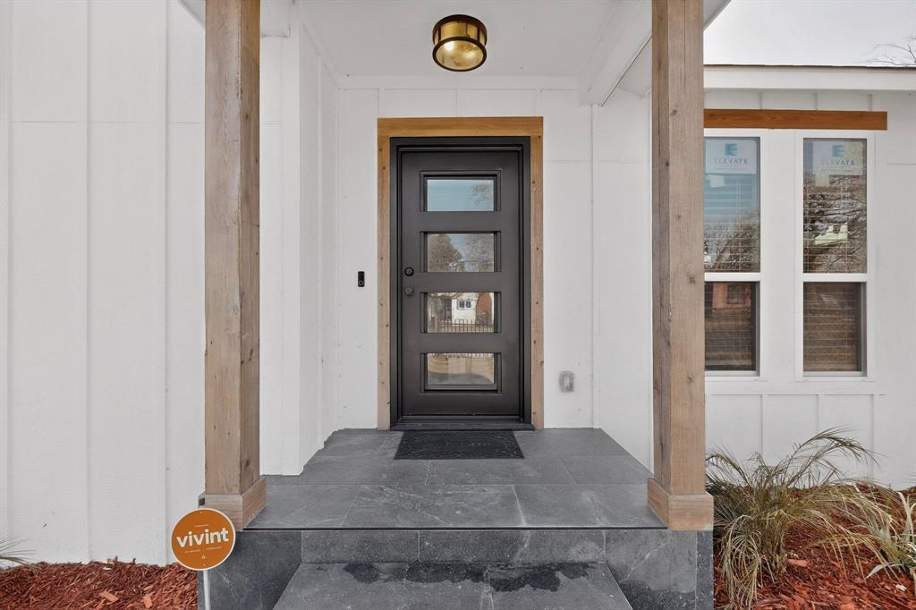 1202 Morrell Avenue Dallas, TX 75203 - Photo 2 of 33 a view of an entryway of house