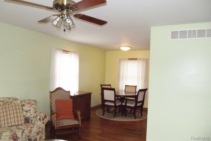 6051 North Fowlerville Road Fowlerville, MI 48836 - Photo 5 of 8 DSCF1872 (800x534).jpg