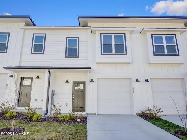 $335,000 | 249 Townhome Lane, Unit 249, Southern Pines, NC 28387