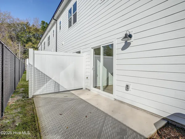 $335,000 | 249 Townhome Lane, Unit 249, Southern Pines, NC 28387