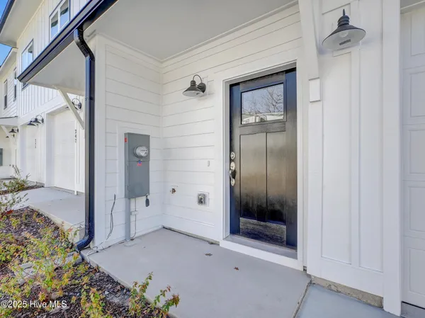 $335,000 | 249 Townhome Lane, Unit 249, Southern Pines, NC 28387
