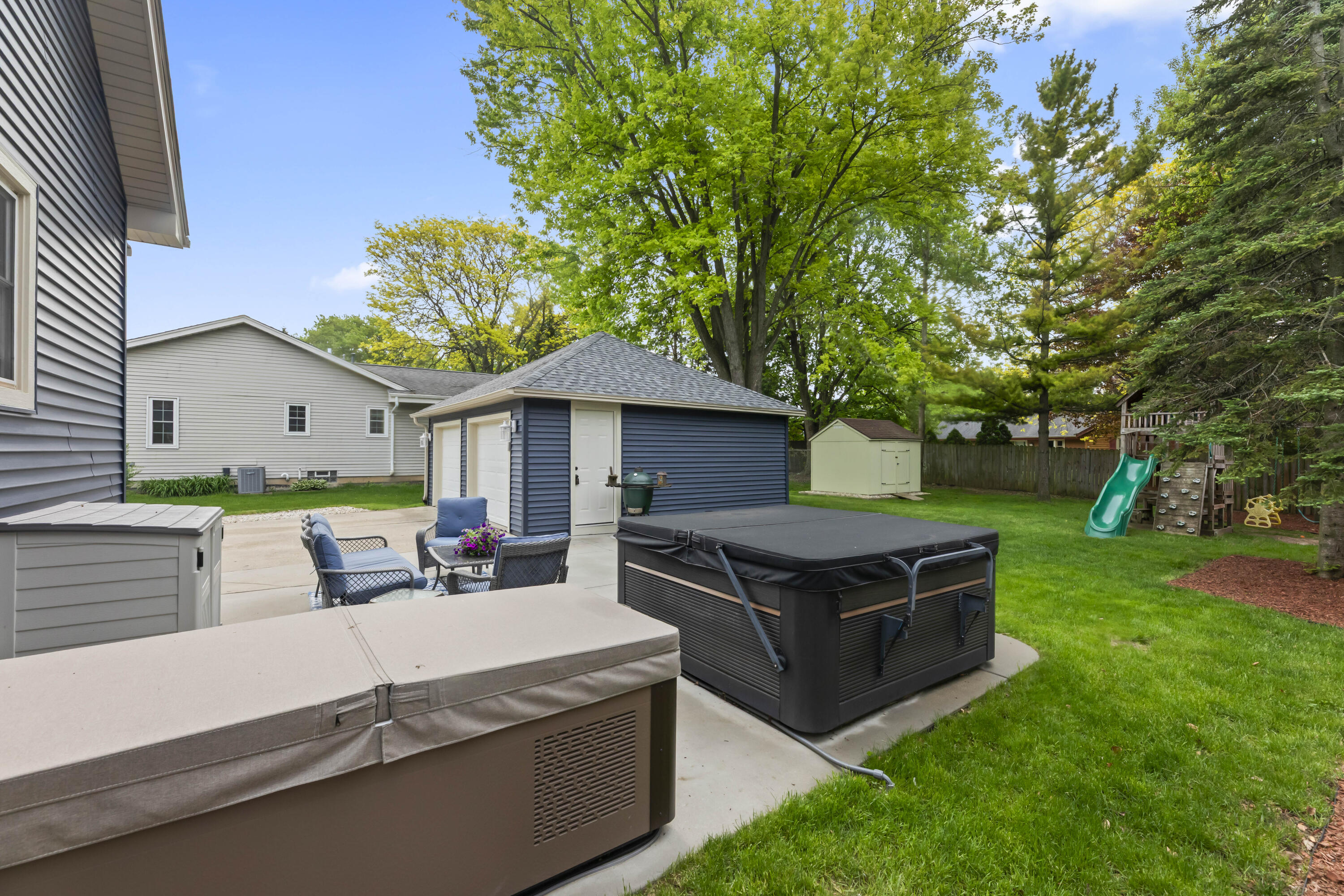 9009 West Cold Spring Road Greenfield, WI 53228 - Photo 37 of 48 Patio Backyard