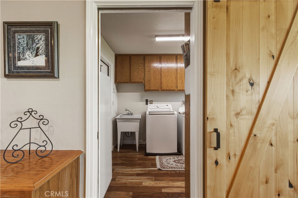3856 North Gardner Avenue Merced, CA 95340 - Photo 20 of 59 a view of utility room