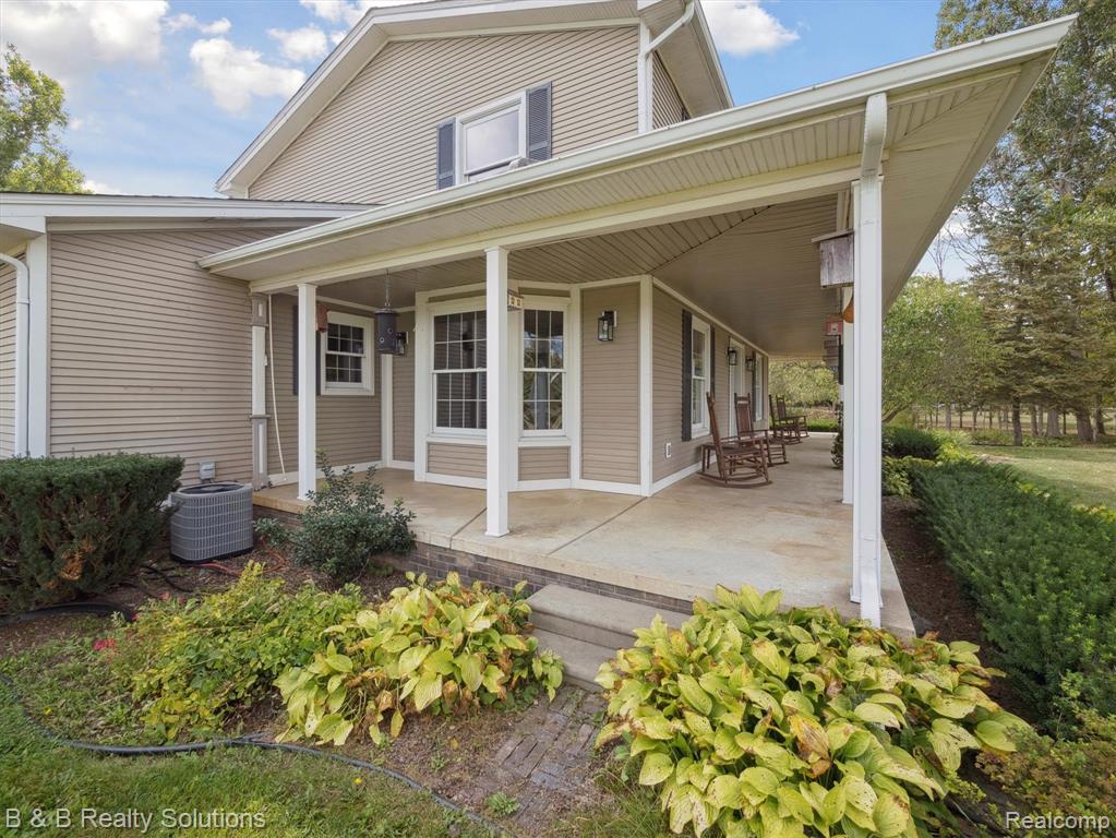 8560 Hough Road Almont, MI 48003 - Photo 5 of 61 Gallery Image 5