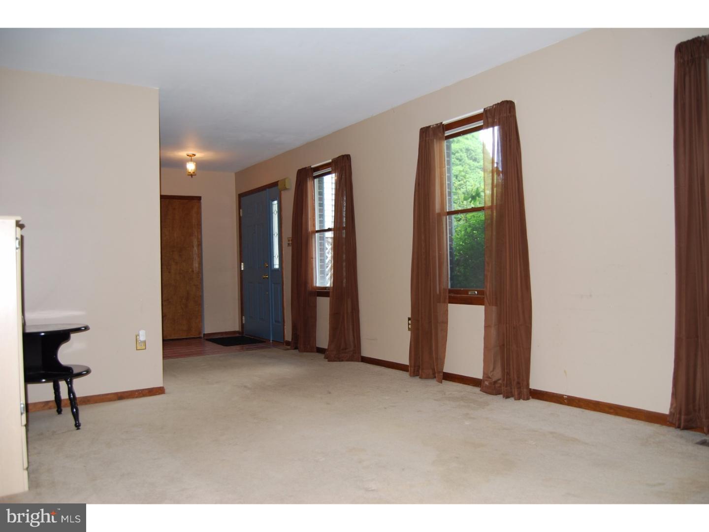 161 Sage Drive Sinking Spring, PA 19608 - Photo 14 of 23 Living Room