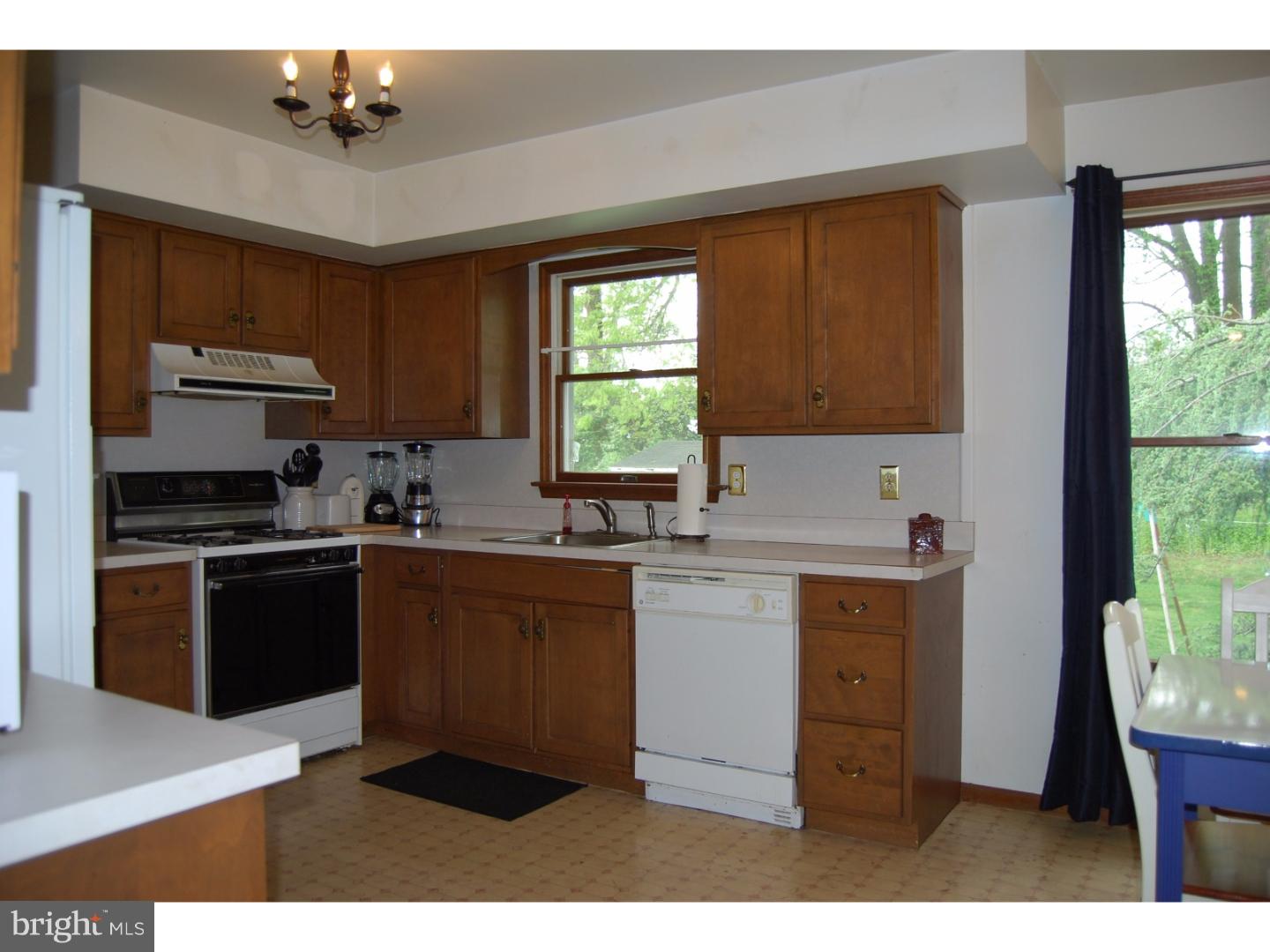 161 Sage Drive Sinking Spring, PA 19608 - Photo 8 of 23 Kitchen