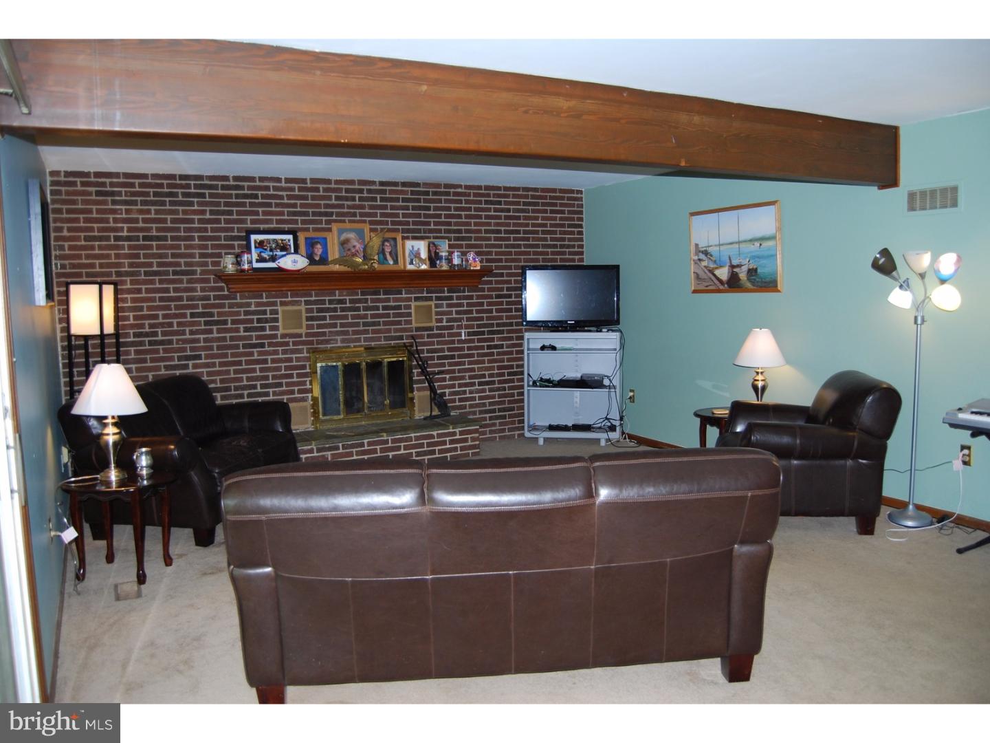 161 Sage Drive Sinking Spring, PA 19608 - Photo 10 of 23 Family Room