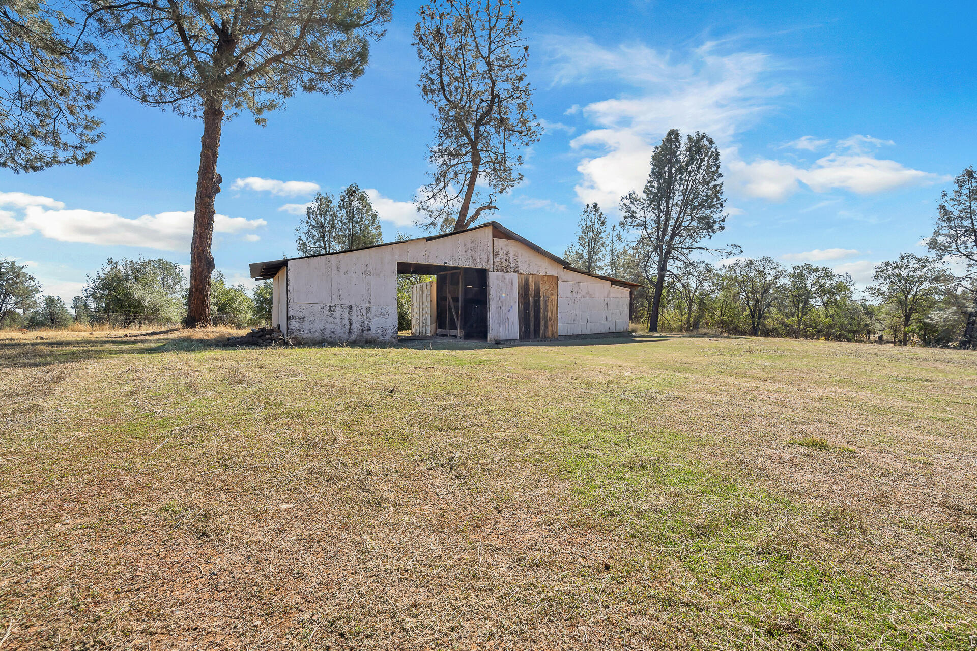 15557 Cloverdale Road Anderson, CA 96007 - Photo 29 of 37 15557CloverdaleRoad-7