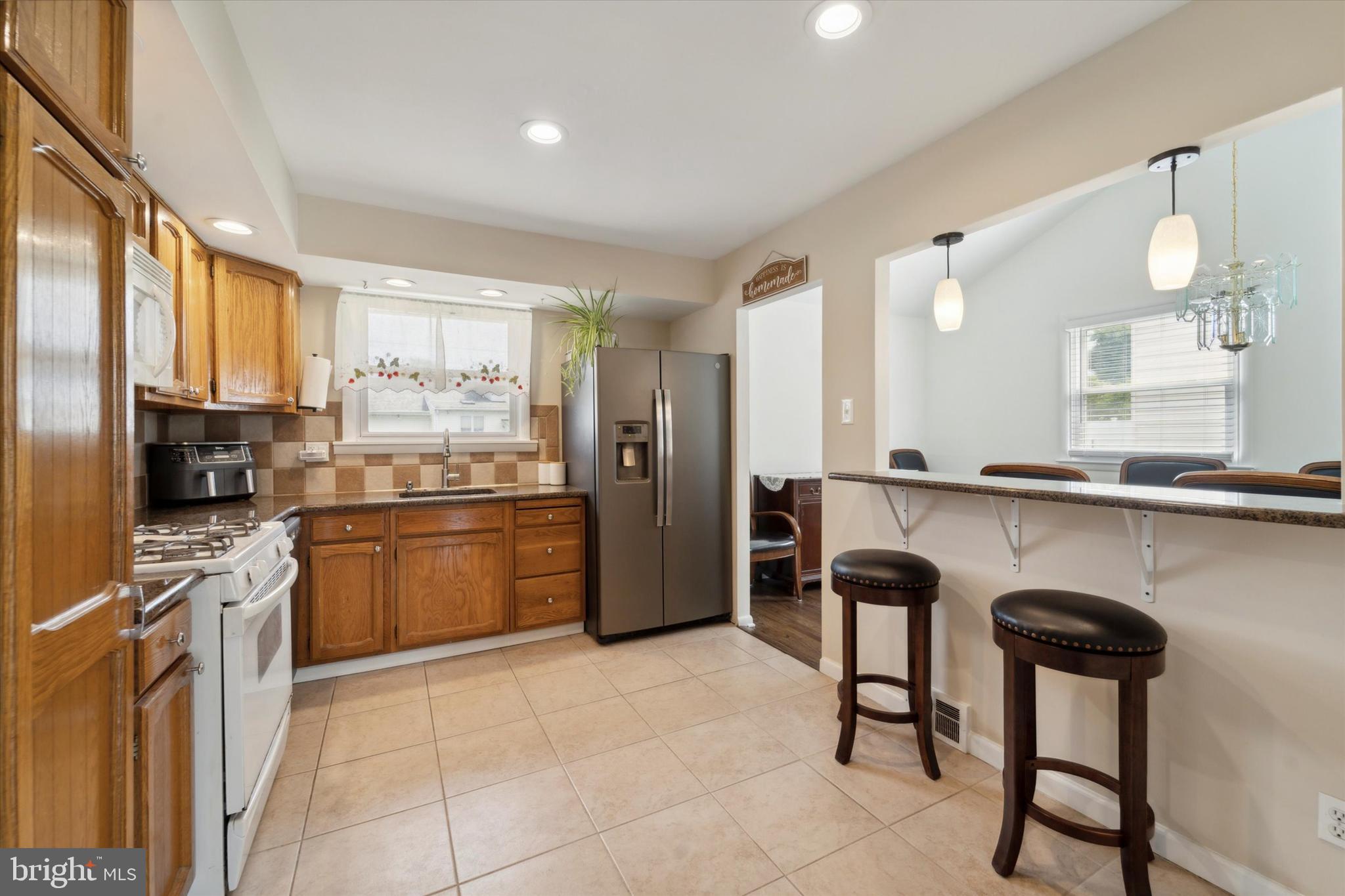 9743 Morefield Road Philadelphia, PA 19115 - Photo 8 of 25