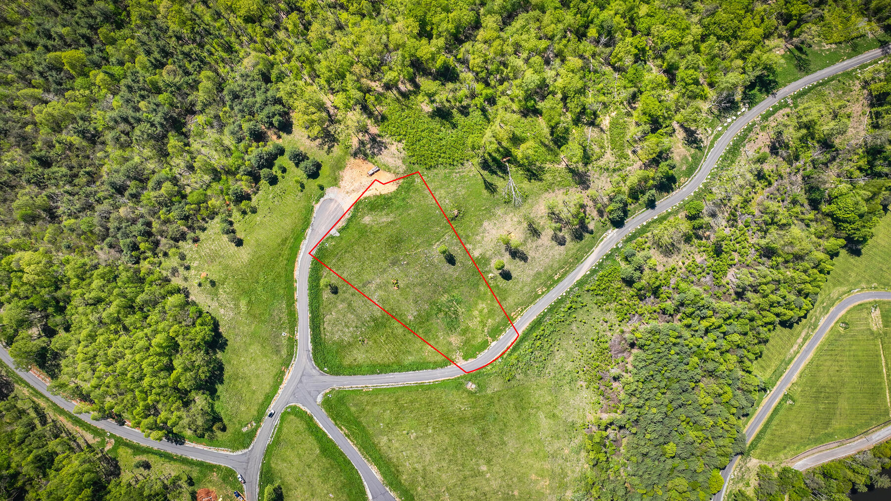 1298 Eagle Ridge Parkway, Unit 48 Butler, TN 37640 - Photo 4 of 16 110A