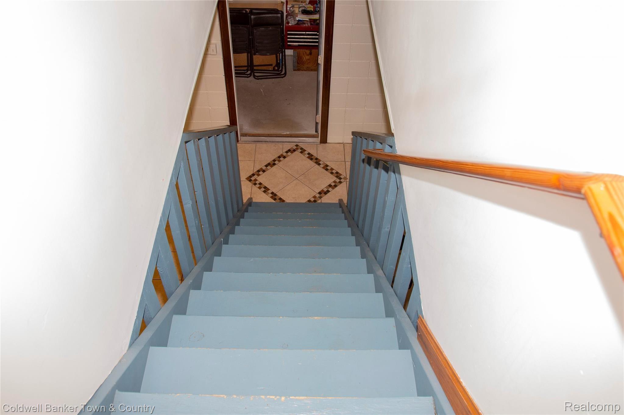 17090 Rosehill Road Pinckney, MI 48169 - Photo 22 of 47 Come on down to finished basement!