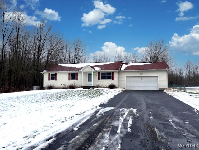 6702 Minnick Road Lockport Town, NY 14094 - Photo 2 of 38