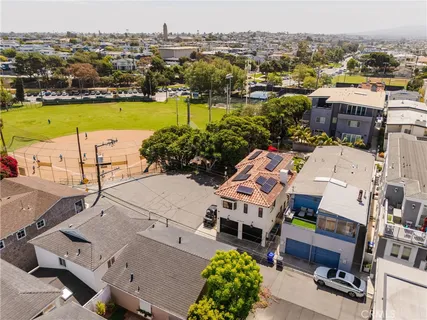 $5,750,000 | 429 20th Street, Manhattan Beach, CA 90266