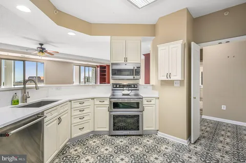 $490,000 | 19365 Cypress Ridge Terrace, Unit 1115, Leesburg, VA 20176