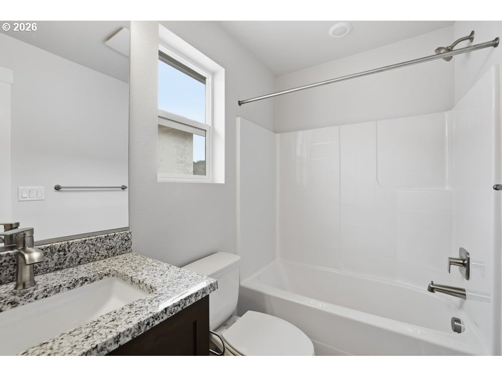 3703 Southwest 40th Street Gresham, OR 97080 - Photo 11 of 15