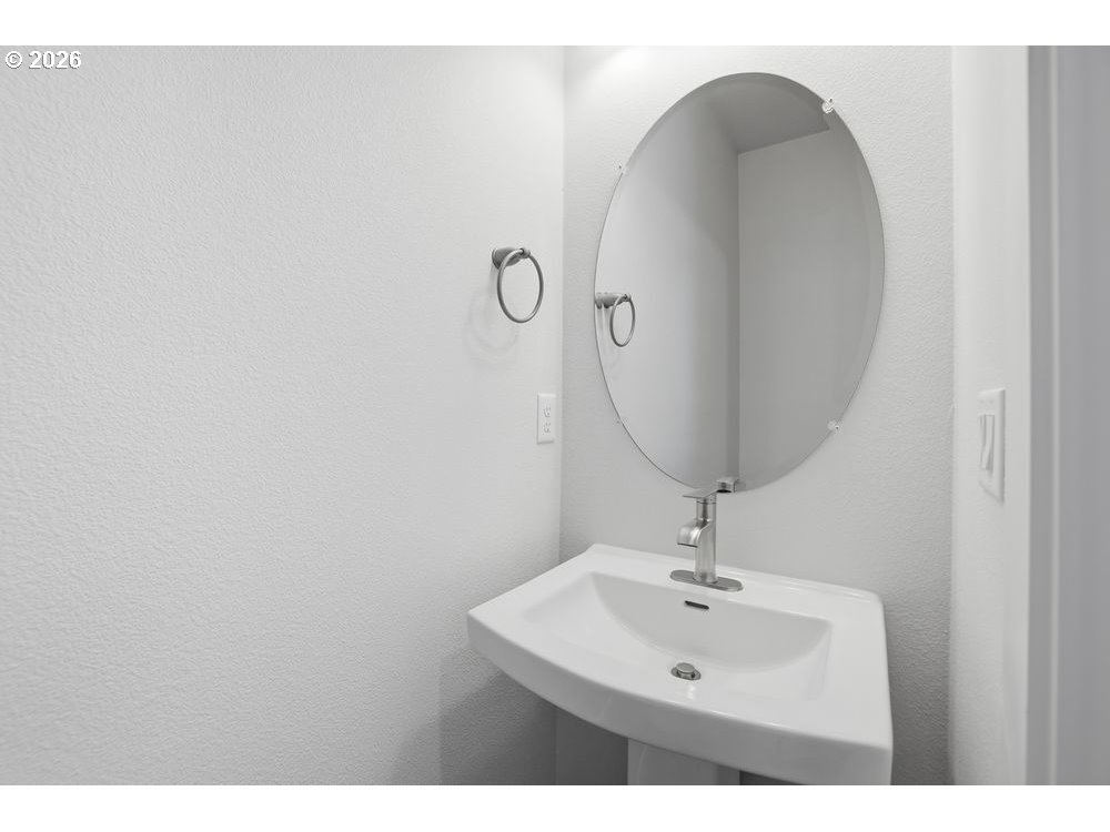 3703 Southwest 40th Street Gresham, OR 97080 - Photo 13 of 15