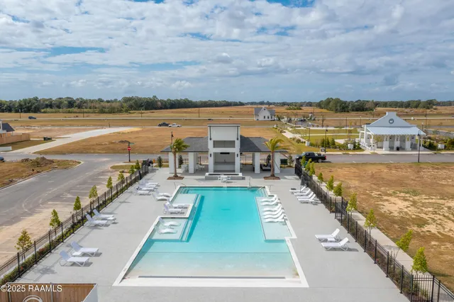 $379,999 | 302 Villager Avenue, Scott, LA 70583