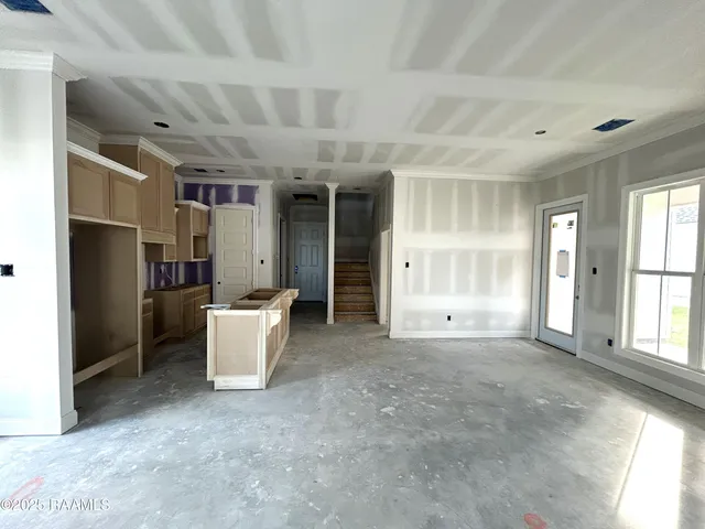 $379,999 | 302 Villager Avenue, Scott, LA 70583