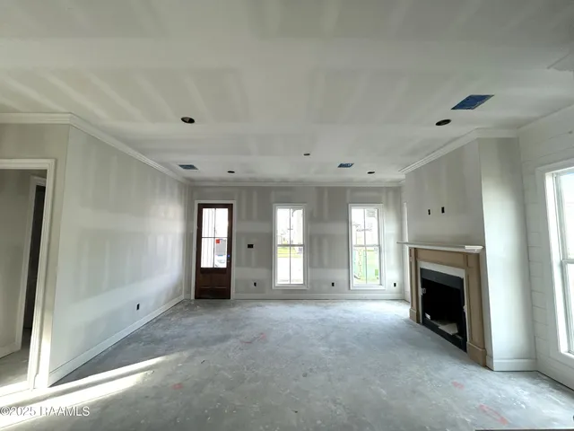 $379,999 | 302 Villager Avenue, Scott, LA 70583