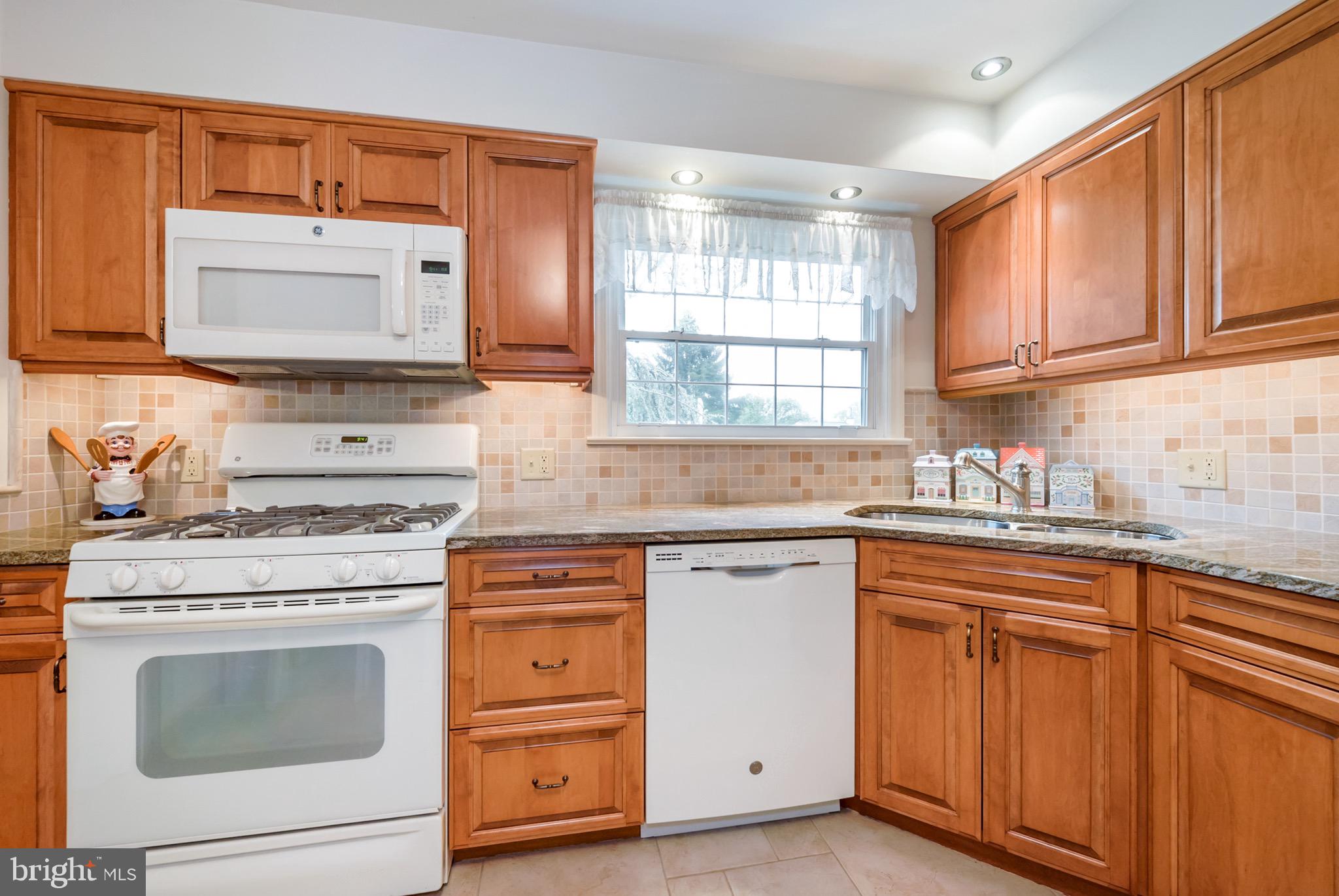 97 Upper Ferry Road Ewing, NJ 08628 - Photo 12 of 33 Kitchen