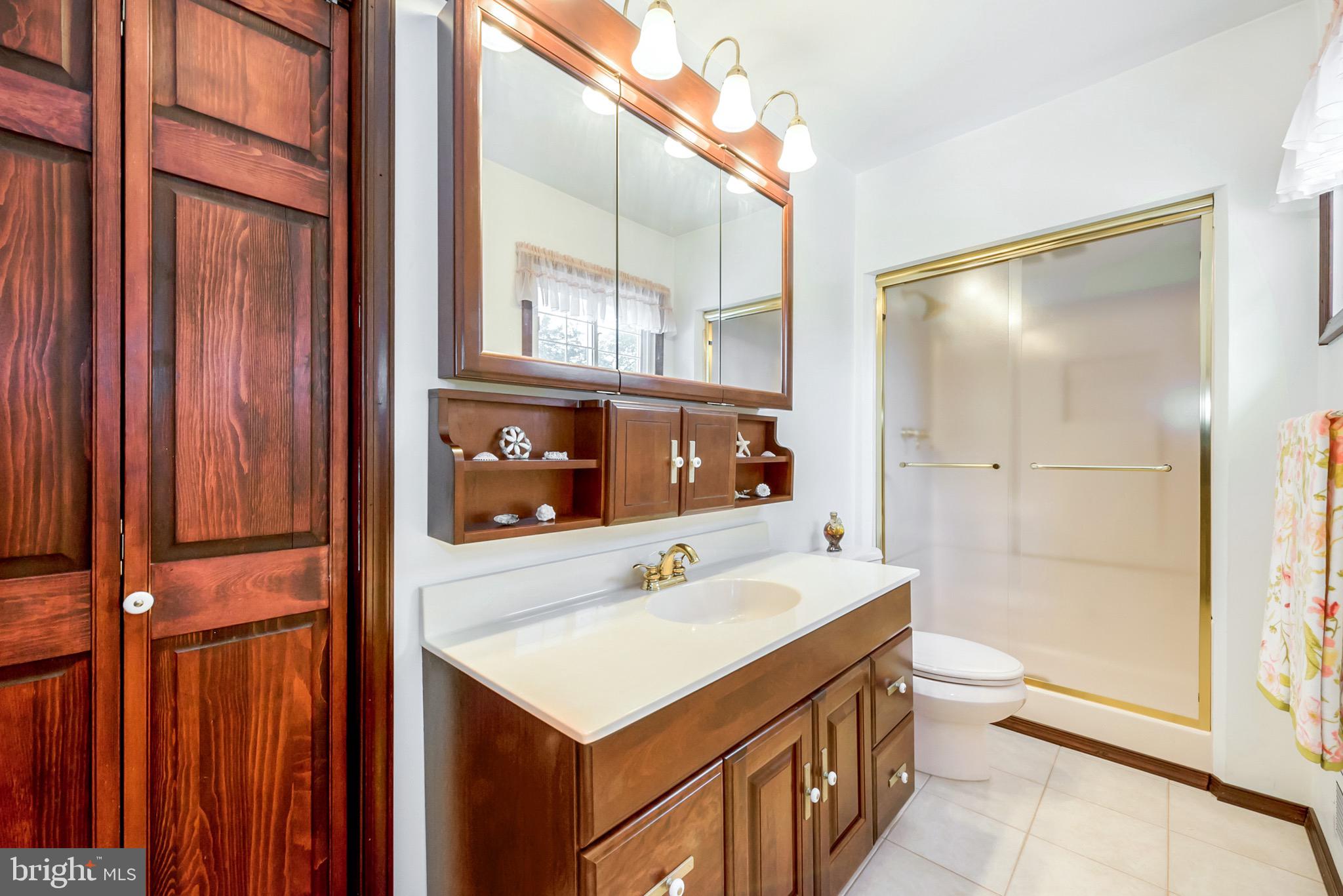 97 Upper Ferry Road Ewing, NJ 08628 - Photo 22 of 33 Master Bathroom