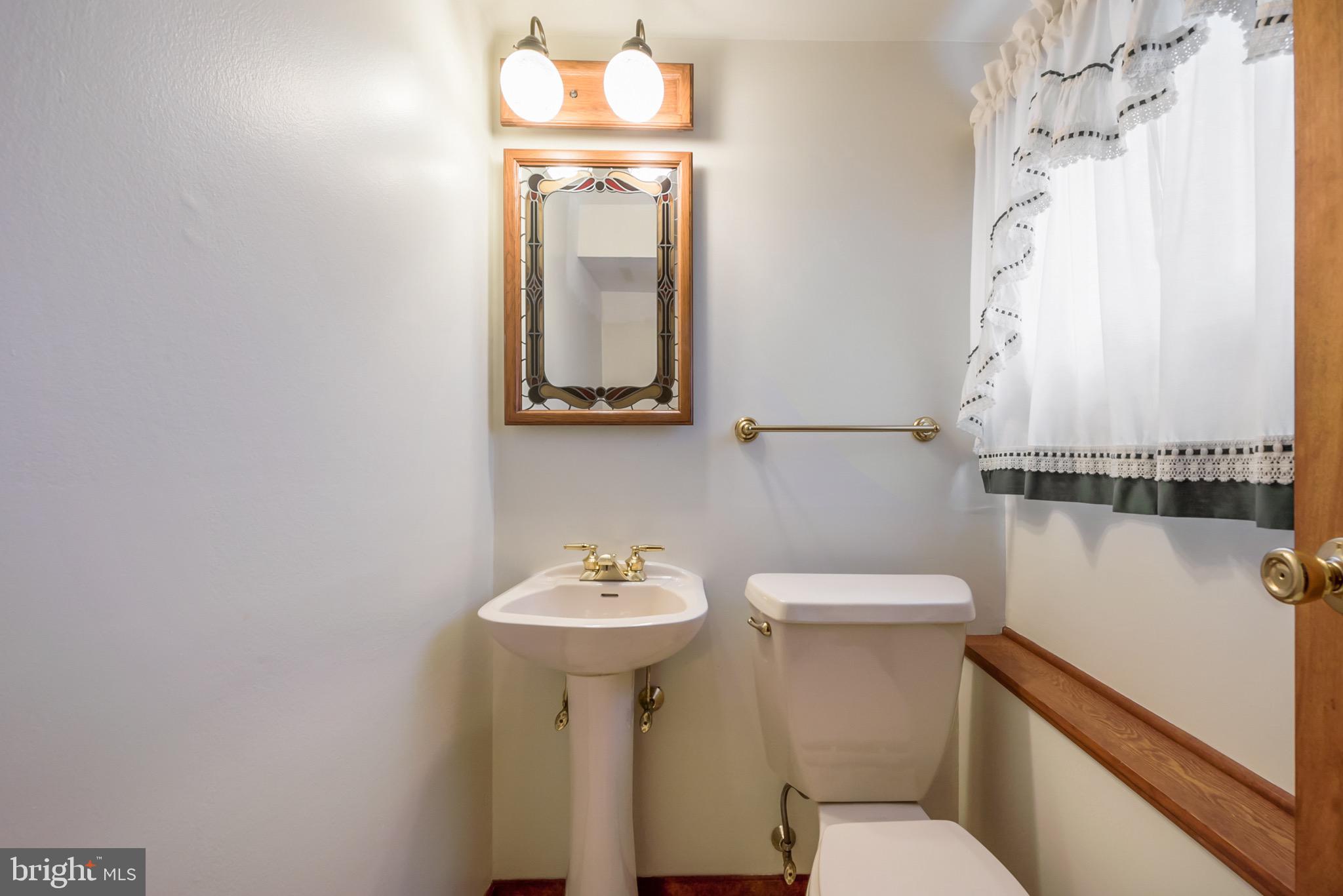 97 Upper Ferry Road Ewing, NJ 08628 - Photo 27 of 33 Half Bath