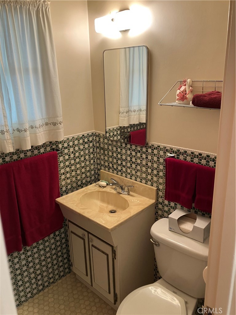 4621 Beverly Court Riverside, CA 92506 - Photo 10 of 26 3/4 bath 2