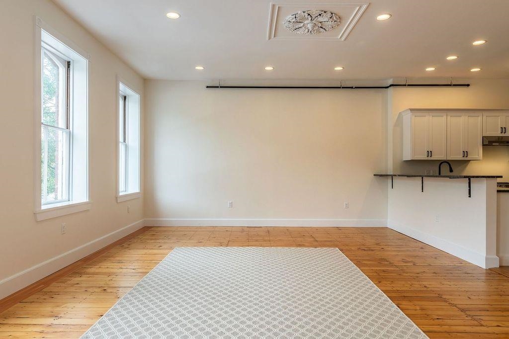 21 Central Street Woodstock, VT 05091 - Photo 4 of 25