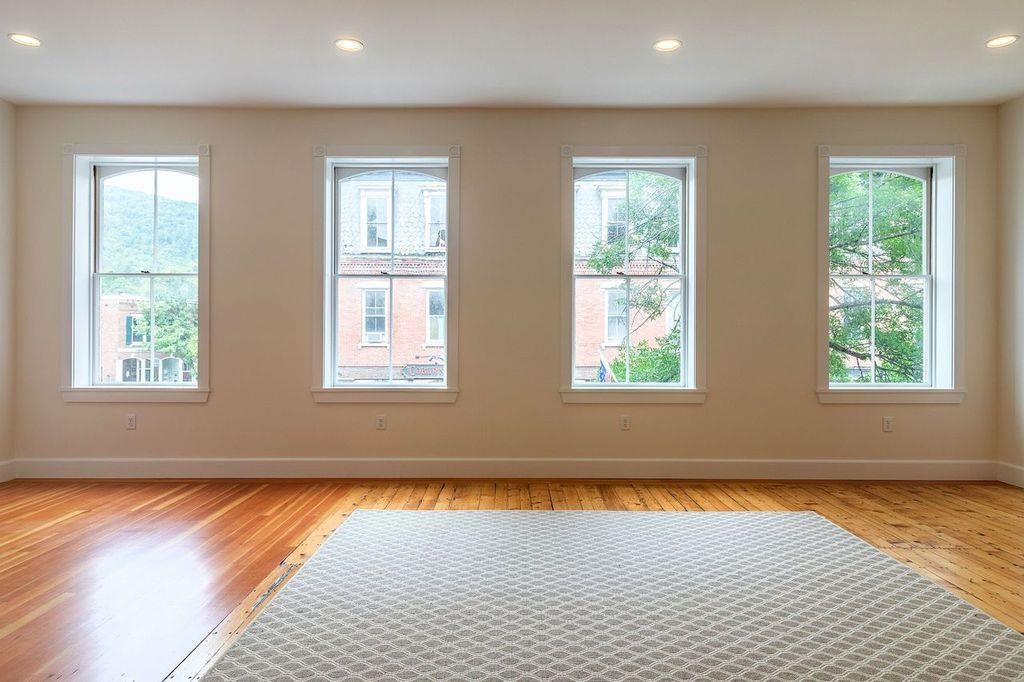 21 Central Street Woodstock, VT 05091 - Photo 5 of 25