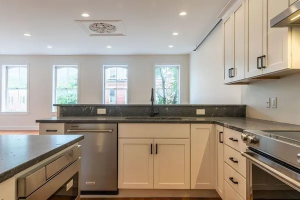 $4,000 | 21 Central Street, Woodstock, VT 05091