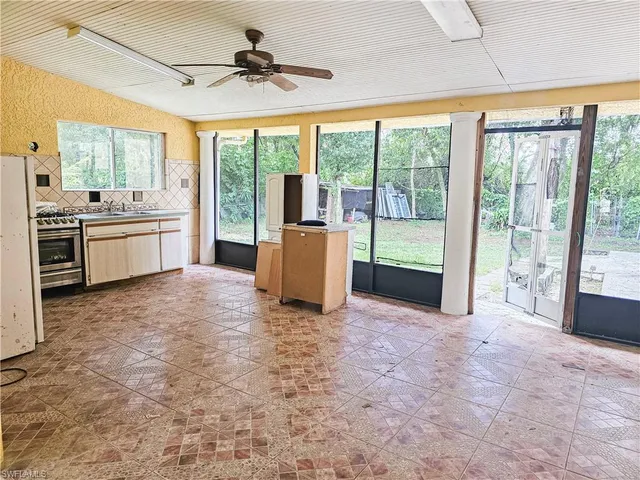 $250,000 | 571 East Lincoln Avenue, LaBelle, FL 33935