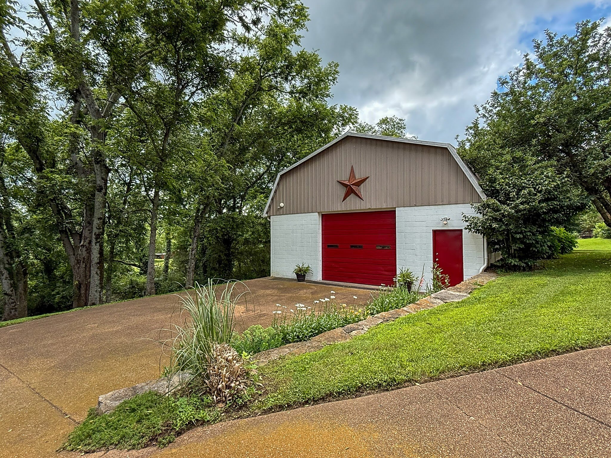 4929 Snow Creek Road Santa Fe, TN 38482 - Photo 38 of 59 a aerial view of a house