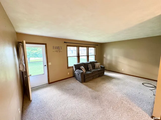 $80,000 | 250 East Adams Street, Virginia, IL 62691