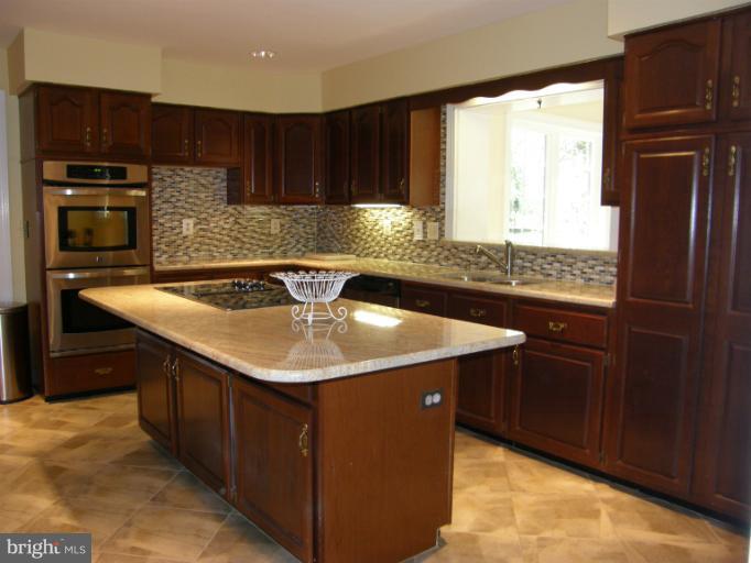 13922 Notley Road Silver Spring, MD 20904 - Photo 11 of 30 Kitchen