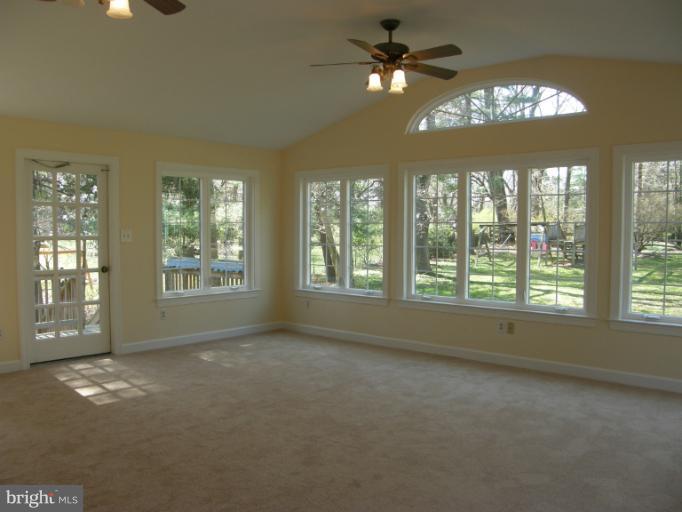 13922 Notley Road Silver Spring, MD 20904 - Photo 3 of 30 Sun Room