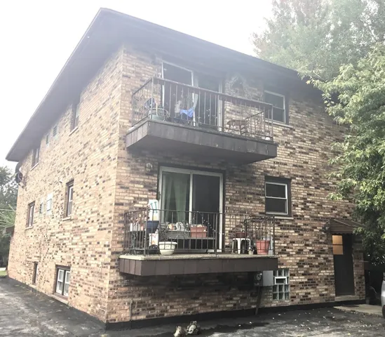 front view of house with a yard