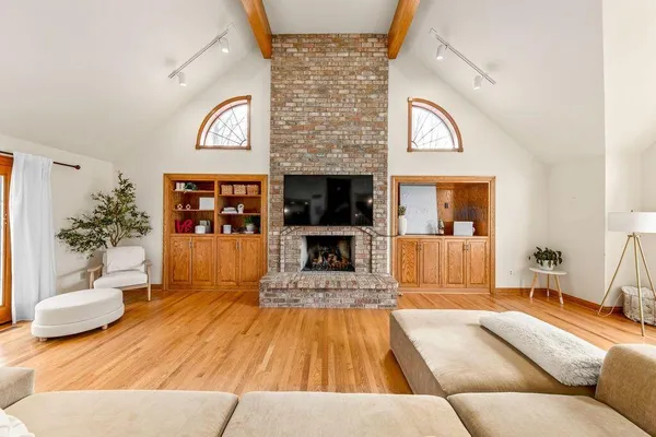 $994,500 | 150 Bunker Hill Drive, Brookfield, WI 53005