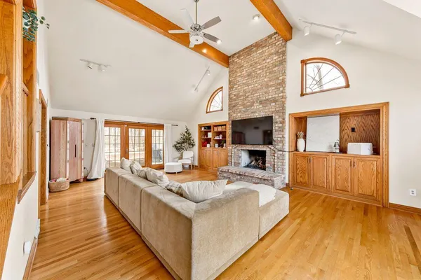 $994,500 | 150 Bunker Hill Drive, Brookfield, WI 53005